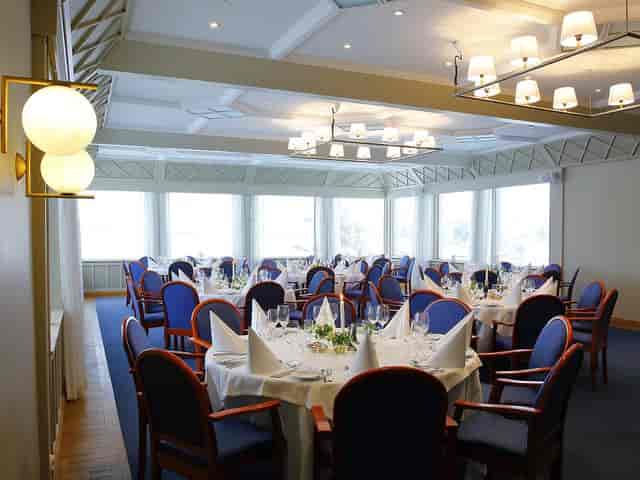 Elegant banquet room in Wallenbergssalen, Grand Hotel Saltsjöbaden for events and receptions.