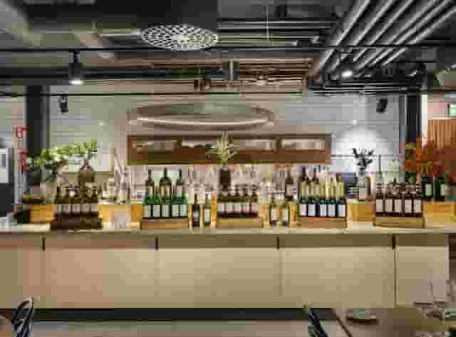 Wine bar