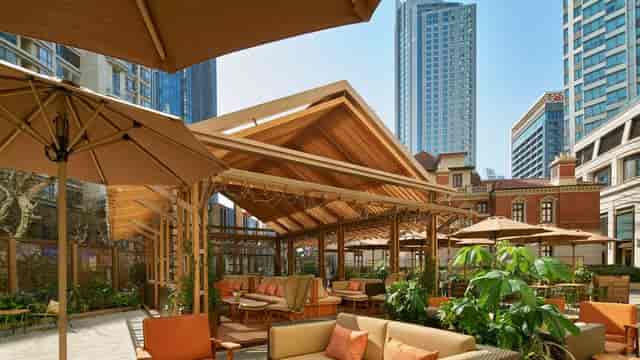 Stylish outdoor event space at Shanghai Yacht Club, ideal for networking receptions.