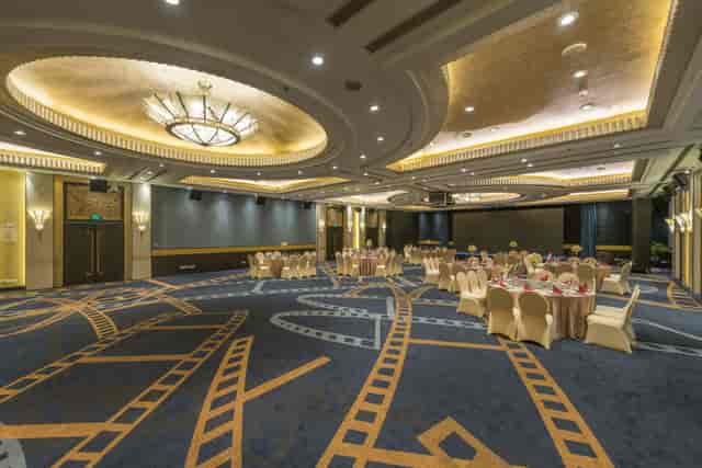 Elegant conference room at Crowne Plaza Shanghai, ideal for corporate events and banquets.