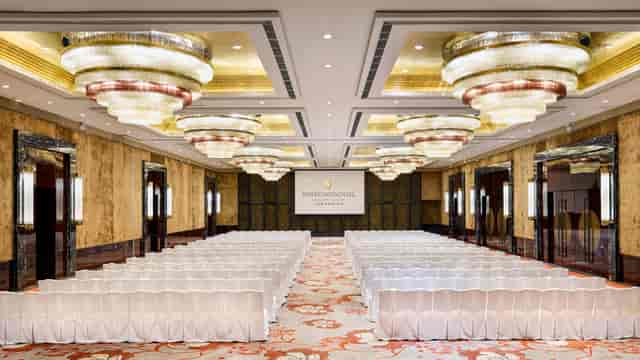 Elegant Crystal Room at InterContinental Shanghai for corporate events and presentations.