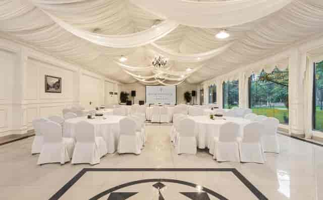 Elegant banquet hall in InterContinental Shanghai Ruijin for weddings and corporate events.