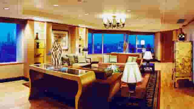 Lobby bar