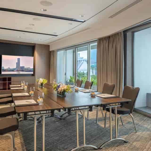 Modern meeting room in Raffles City Convention Centre, ideal for professional events and gatherings.