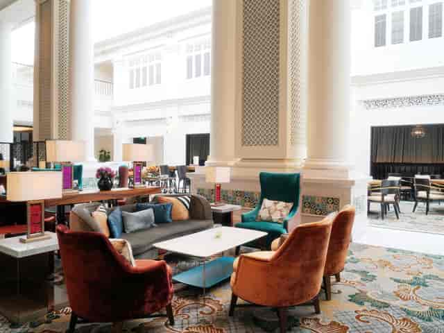 Stylish lounge in InterContinental Singapore, perfect for networking and meetings.