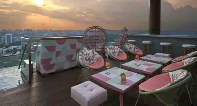 Las Palmas Private Meeting Room with sunset view, ideal for upscale events and receptions.