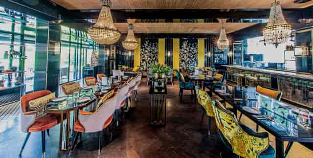 Elegant dining space in Siri House, perfect for upscale events and gatherings.