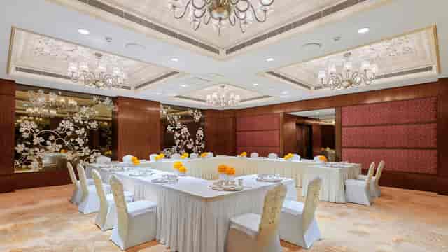 Elegant U-shaped meeting room in Taj Palace, New Delhi for professional events.