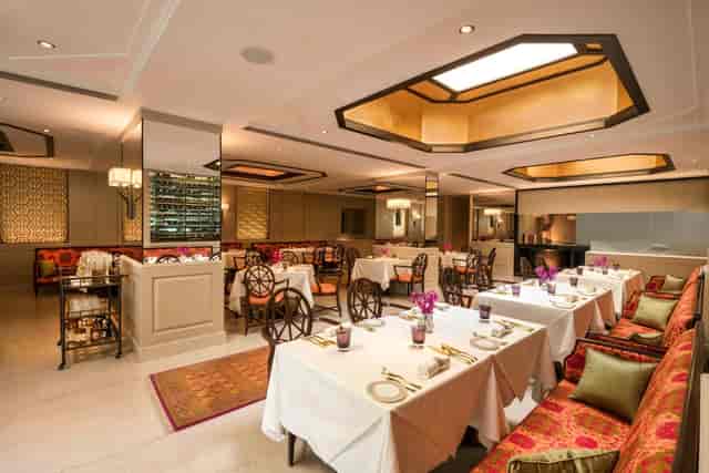 Elegant dining space at The Oberoi, New Delhi for upscale events and corporate dinners.