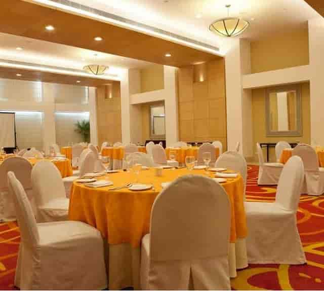Wedding Hotel Lemon Tree Kaushambi ...