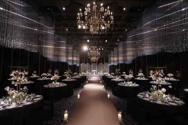 Elegant Grand Ballroom in SIGNIEL SEOUL, perfect for upscale events and formal dinners.