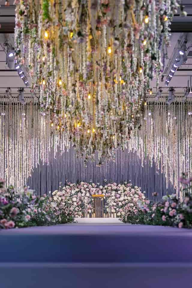 Grand Ballroom at SIGNIEL SEOUL with floral backdrop, perfect for weddings and events.