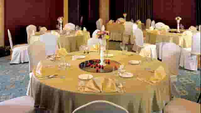 Small-Size Banquets
