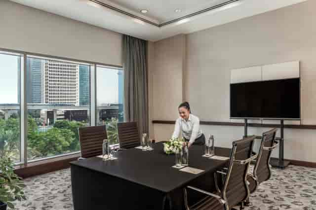 Meeting Venue on Sheikh Zayed Road ...