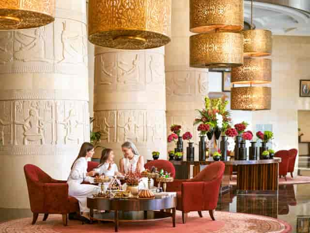 Elegant lobby at Raffles Dubai, perfect for networking events and meetings.