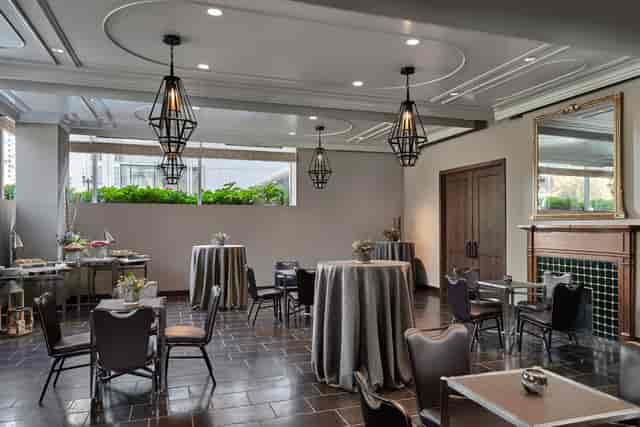 Loews Chicago Hotel | Streeterville ...