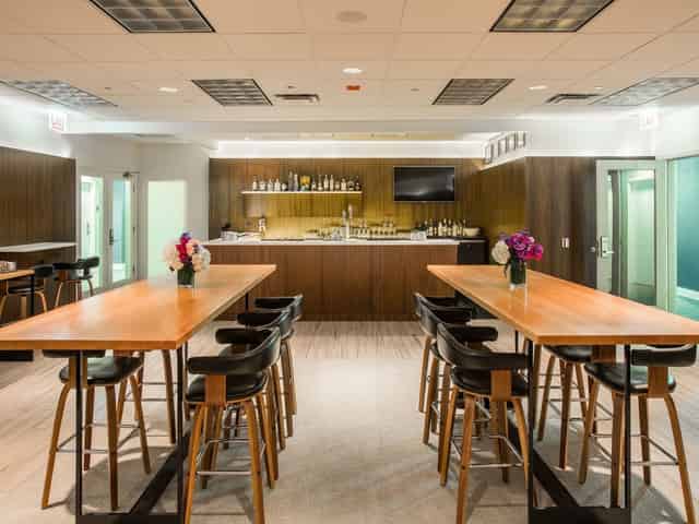 Double Cross Lounge