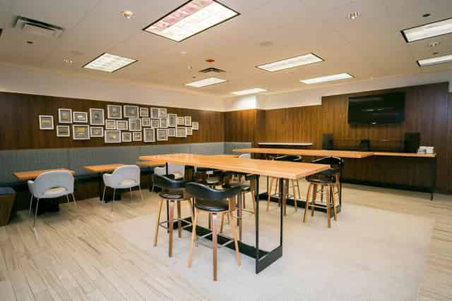 Double Cross Lounge