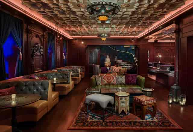 Foundation Room Dining Room at House of Blues Chicago, luxurious lounge for events.