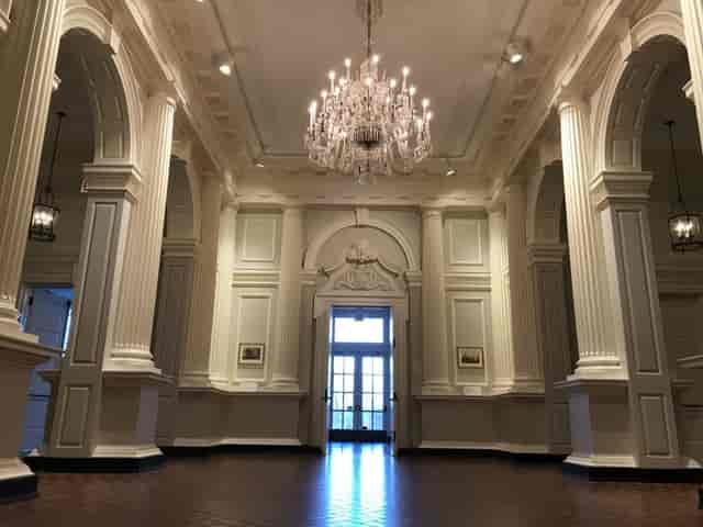Robinson Gallery at Chicago History Museum, elegant venue for weddings and corporate events.