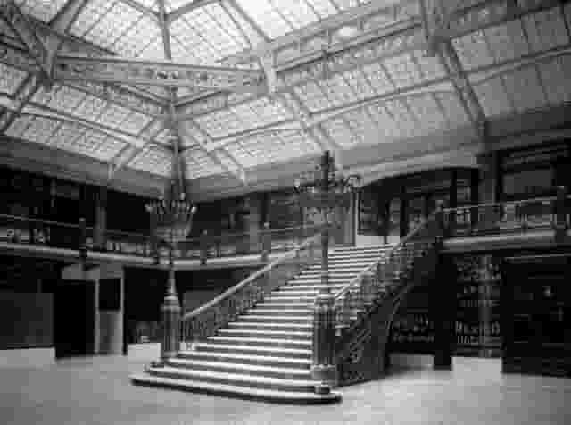 Light Court