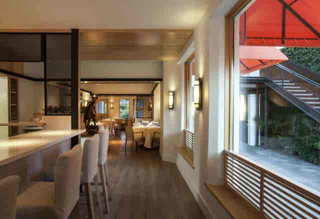 Modern Roseland Room at BCN Taste & Tradition for intimate meetings and events.