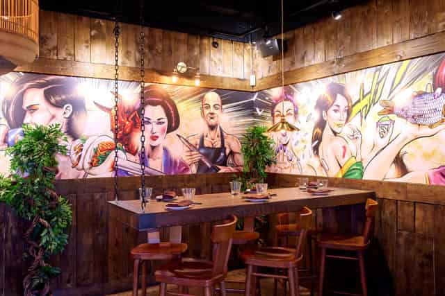 Restaurant & Bar