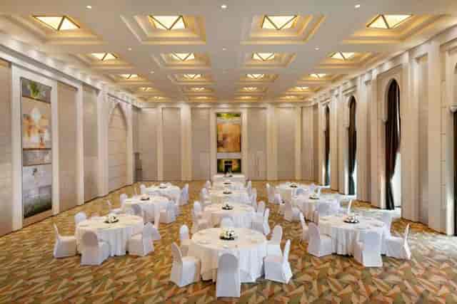 Yasmin in an elegant event hall at Shangri-La Hotel Dubai, perfect for weddings and corporate events.