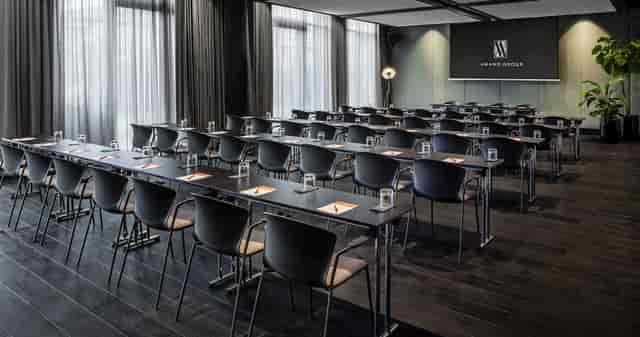 Modern conference room at Grand Central, perfect for corporate workshops and meetings.