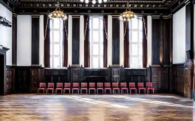 Spacious Grüner Salon in Meistersaal, elegant meeting room for events and presentations.