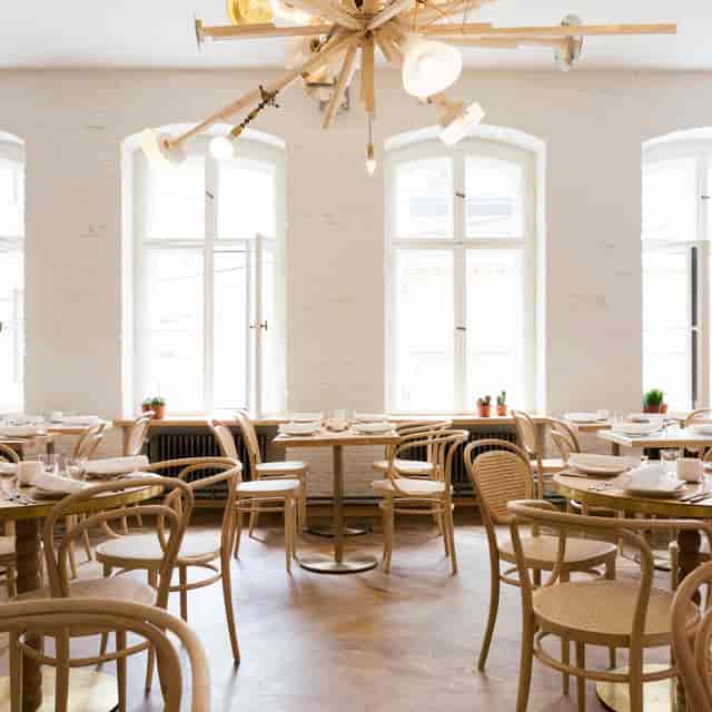 Stylish lounge in OH, PANAMA, perfect for events with modern decor and natural light.