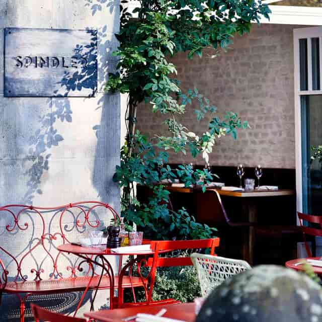 Charming outdoor seating at SPINDLER Restaurant Berlin, ideal for networking events.