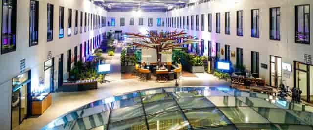 Vibrant atrium at Mercure Hotel MOA Berlin, perfect for events and networking.