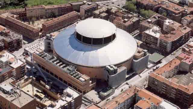 Large circular event venue at Palacio Vistalegre, ideal for conventions and concerts.