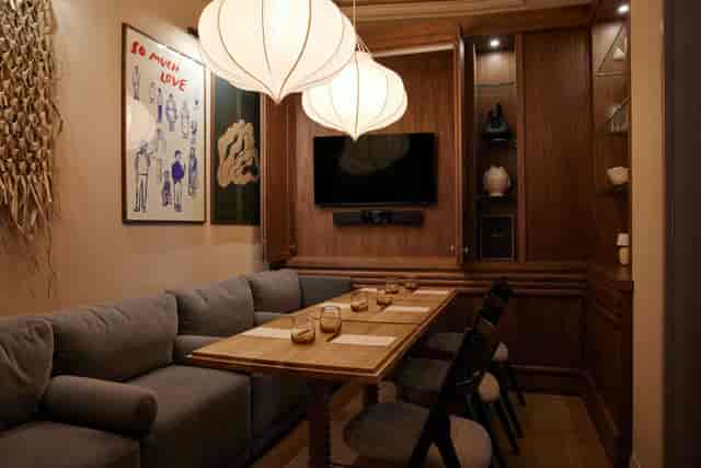 Cozy meeting room with plush seating, perfect for intimate gatherings and team retreats.