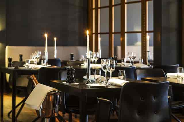 Elegant dining room at Glostrup Park Hotel for upscale events and corporate dinners.