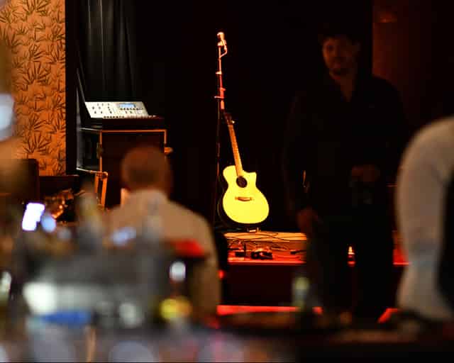 Live music bar