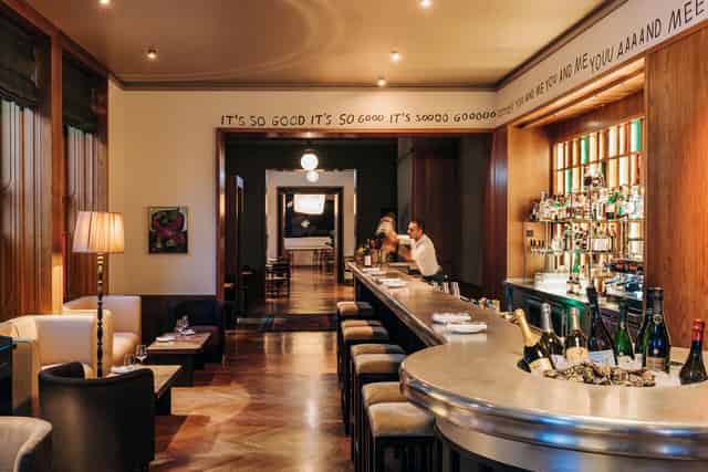 Hotel Bar