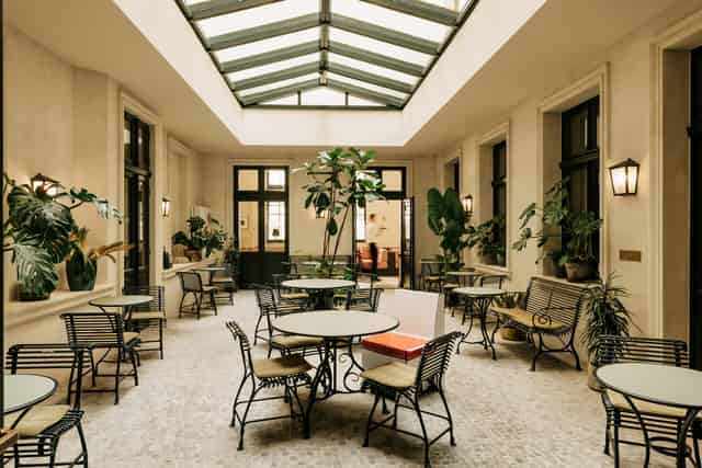 Hotel Bar