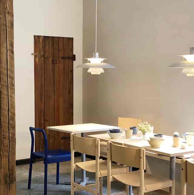 Contemporary meeting space in BaneGaarden, ideal for workshops and discussions.
