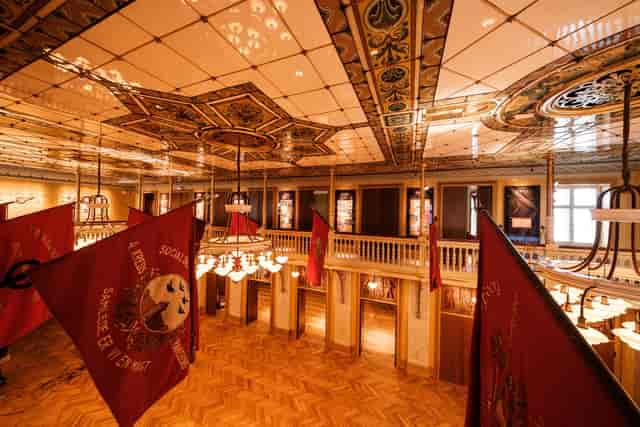 Festsalen at Arbejdermuseet with chandeliers, ideal for corporate events and celebrations.