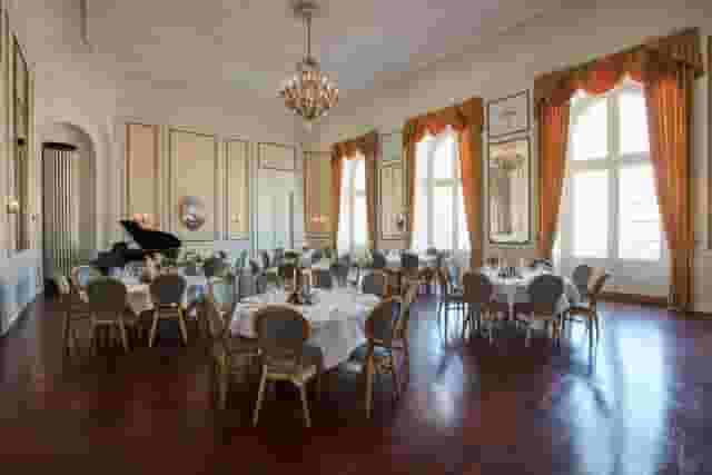 Banquet hall