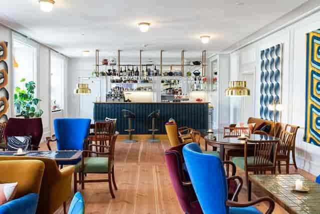 Stylish lounge at Spisehuset, ideal for networking and informal meetings.