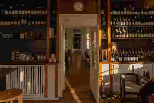 Wine bar
