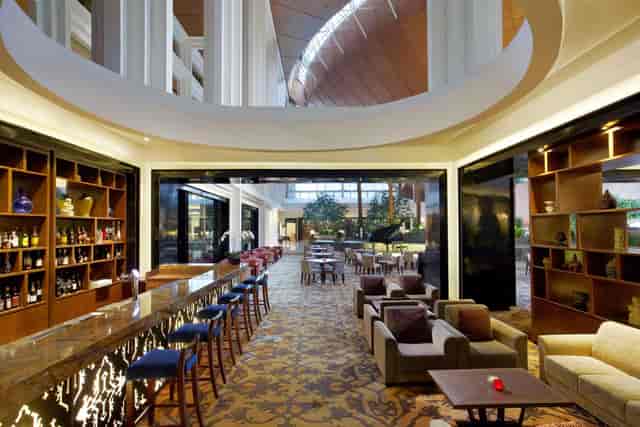Elegant hotel lobby in Gran Meliá Jakarta for upscale meetings and events.