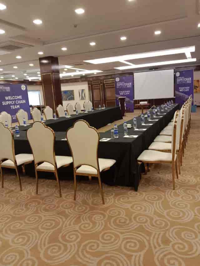 Aqleem Hall 3 & 4 setup for corporate meetings in Royal Swiss Lahore, U-shaped layout.