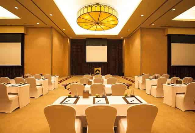 Conference room in Oaks IBN Battuta Gate Dubai, ideal for corporate events and meetings.