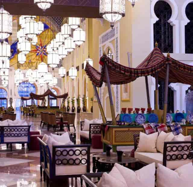Event Suite in Oaks IBN Battuta Dubai, elegant chandeliers for meetings and receptions.