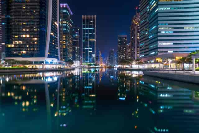A guide to the Jumeirah Lakes Towers ...