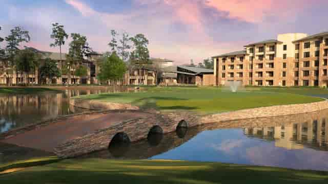Elegant venue at The Glass, Woodlands Resort: ideal for serene meetings and events.